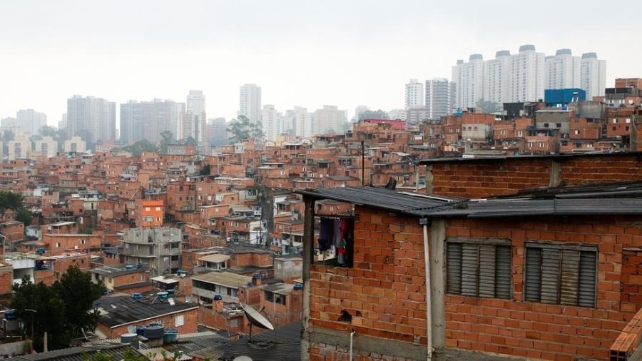 favela.jpg (76 KB)
