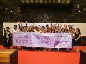 http://www.mariliacampos.com.br/fotos/dia-internacional-da-mulher-mais-fotos
