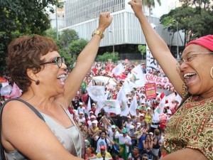 http://www.mariliacampos.com.br/fotos/16122015-nao-vai-ter-golpe