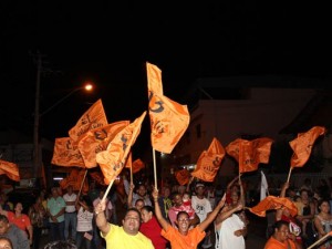http://www.mariliacampos.com.br/fotos/29092016-comicio-igarape-micharlis